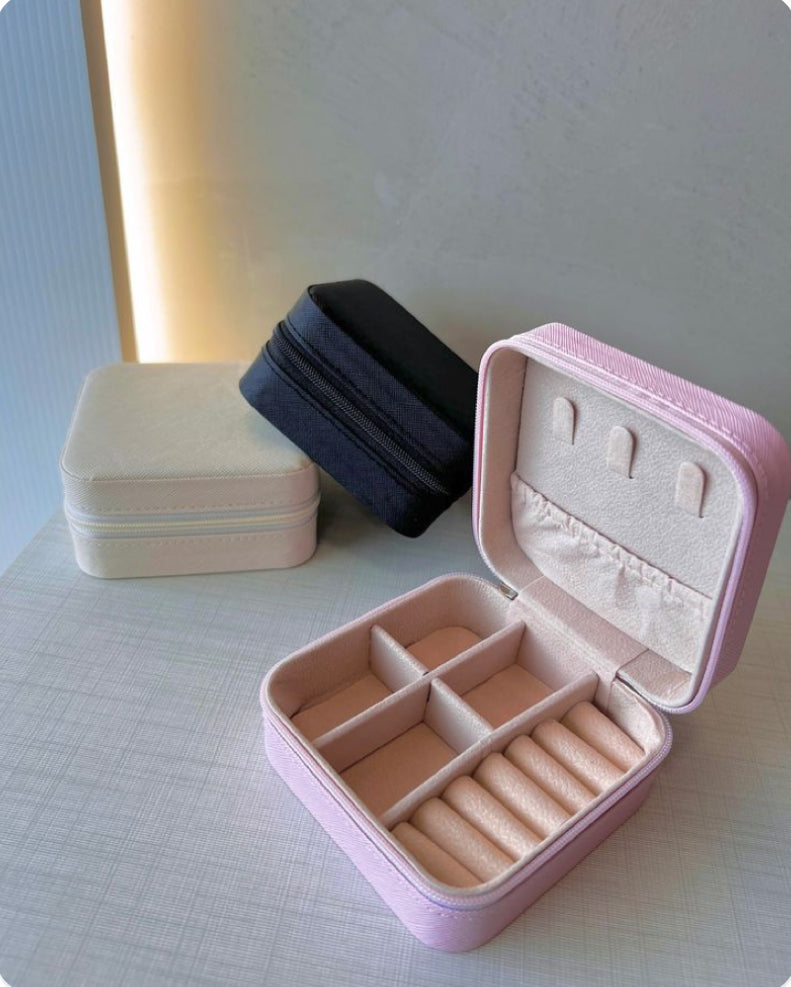 Mini Jewelry Box โ Compact Travel Case for Rings, Earrings & Necklaces