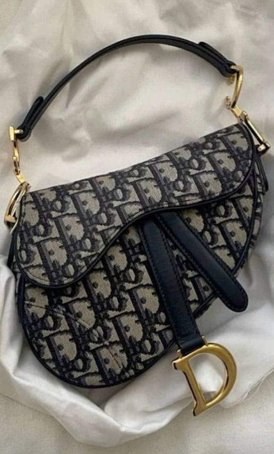 Dior hand bag , elegant shoulder bag for womens