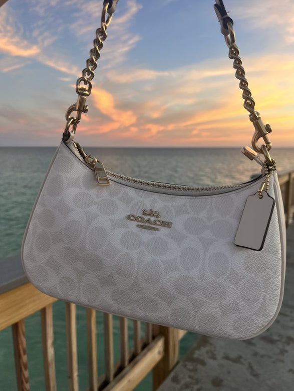 White Coach Shoulder Bag – Classic Leather Designer Purse for Women