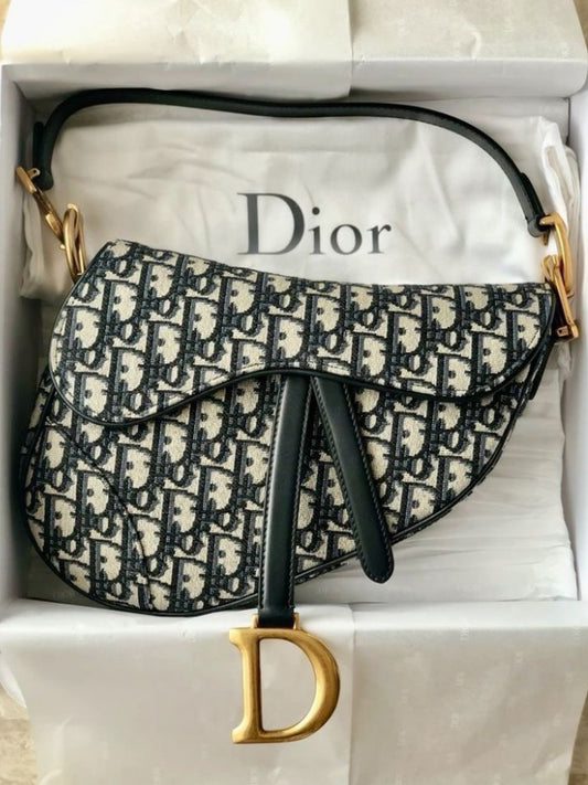 Dior hand bag , elegant shoulder bag for womens